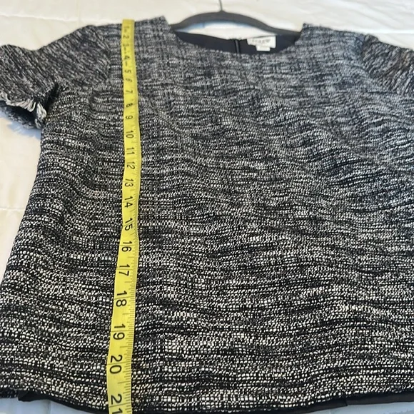 J Crew Women's Navy Blue White Tweed Top Short Sleeve 
Size XS - Picture 8 of 10